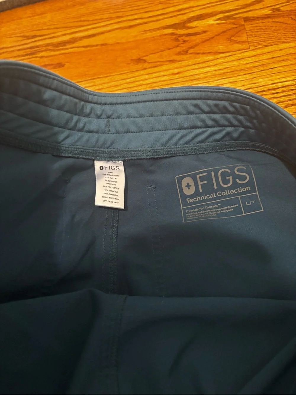 Figs Women's Dark Teal Scrub Pants & Top Set